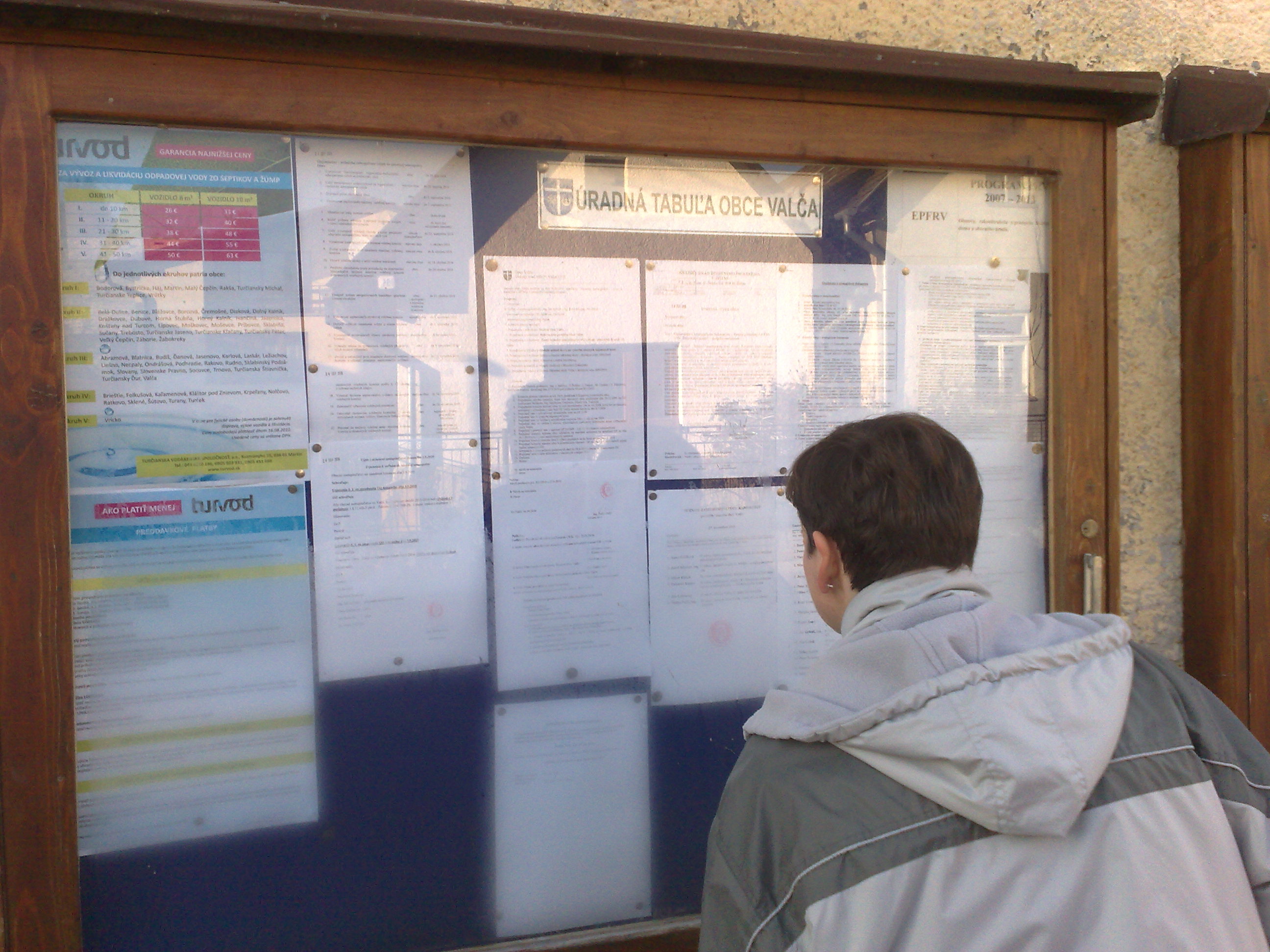 1. Vývesná tabuľa obce Valča